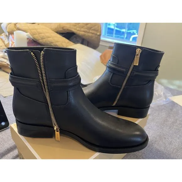 MICHAEL KORS “MINDY” FLAT LOGO BOOTIE BOMBE LEATHER BLACK SIZE 8.5 MSRP$398