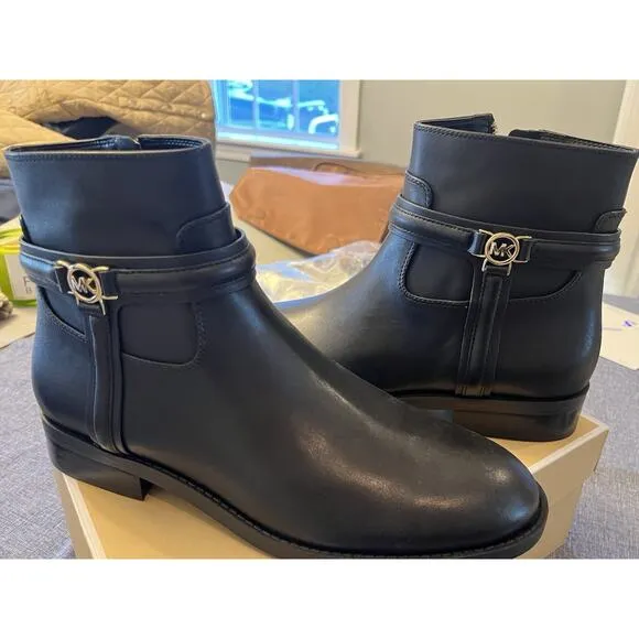 MICHAEL KORS “MINDY” FLAT LOGO BOOTIE BOMBE LEATHER BLACK SIZE 8.5 MSRP$398