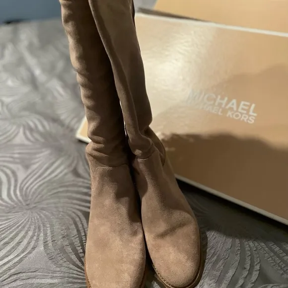 Michael Kors Rhea Flat Boots NWOT