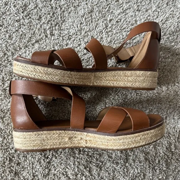 Michael Kors womens Darby Sandals Women's Brown Strappy Sandals leather size 10