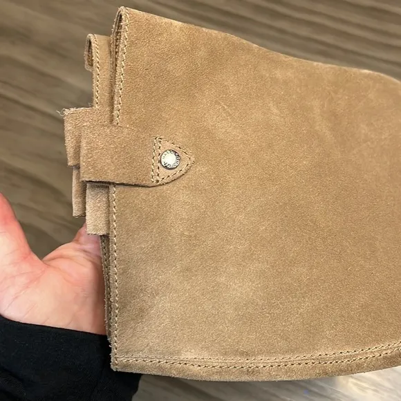 MICHAEL MICHAEL KORS FLAT BOOT TAN SUEDE 6.5