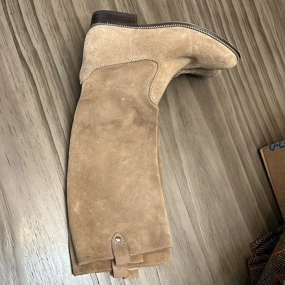 MICHAEL MICHAEL KORS FLAT BOOT TAN SUEDE 6.5