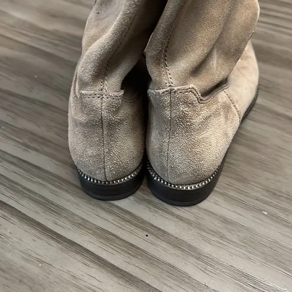 MICHAEL MICHAEL KORS FLAT BOOT TAN SUEDE 6.5