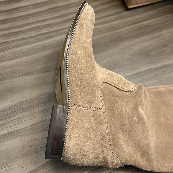 MICHAEL MICHAEL KORS FLAT BOOT TAN SUEDE 6.5