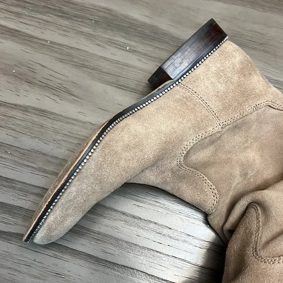 MICHAEL MICHAEL KORS FLAT BOOT TAN SUEDE 6.5
