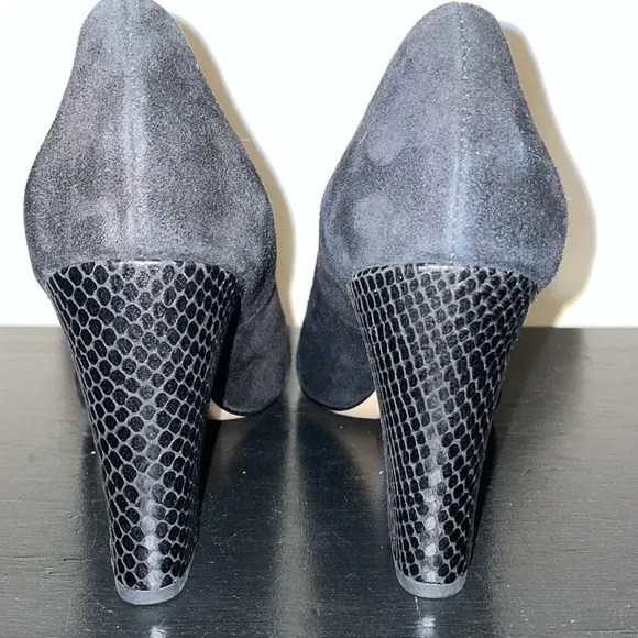 Michael Michael Kors Gloria Kiltie Chunk Heel Suede Shoes.  Size 8.
