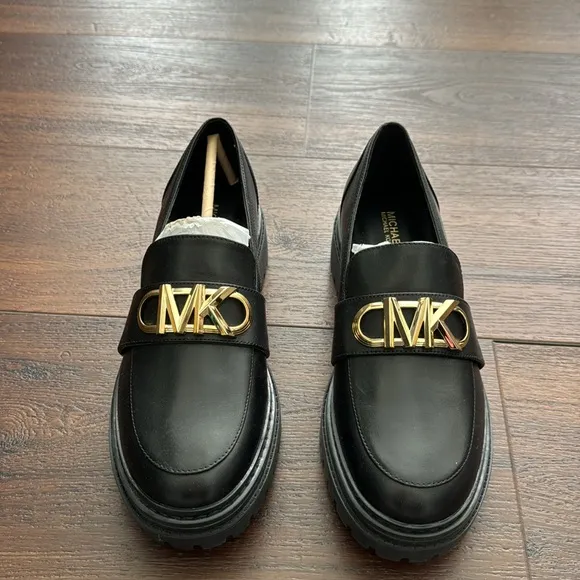 MICHAEL Michael Kors NWOT Upper Leather Moccasin Shoes with gold hardware.
