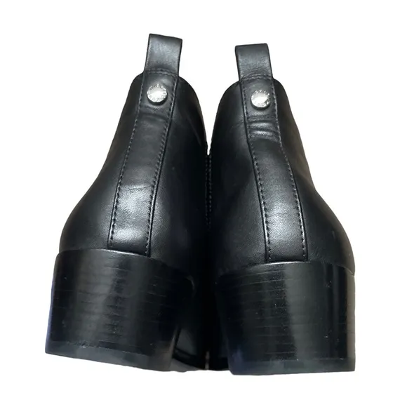 MICHAEL Michael Kors Shaw Flat Leather Short Heel Chelsea Boots (size 8.5)
