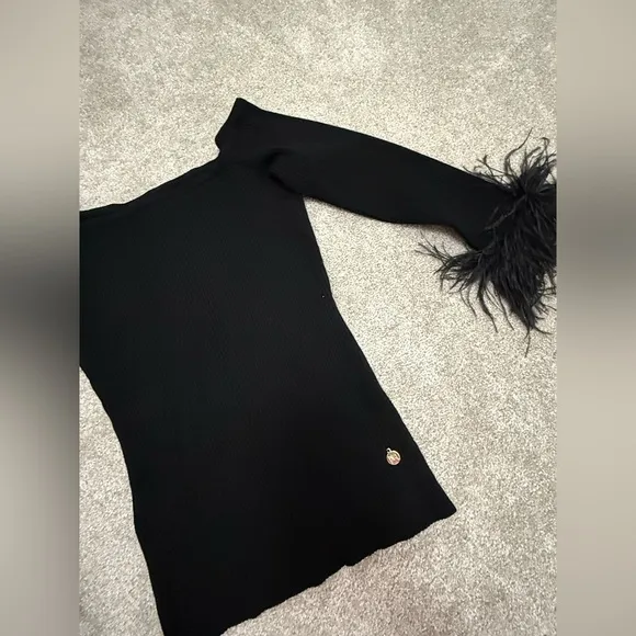 Milly - Black Off-The-Shoulder Faux Feather Trim Ribbed Sweater - Sz Medium, EUC
