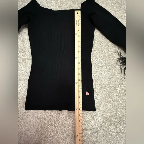 Milly - Black Off-The-Shoulder Faux Feather Trim Ribbed Sweater - Sz Medium, EUC