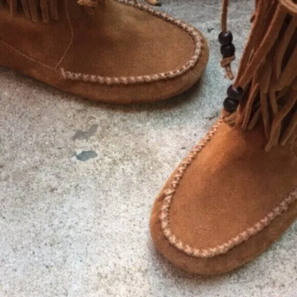 Minnetonka (6) Cognac Suede Tramper Mid-Calf Double Fringe Moccasins Boots