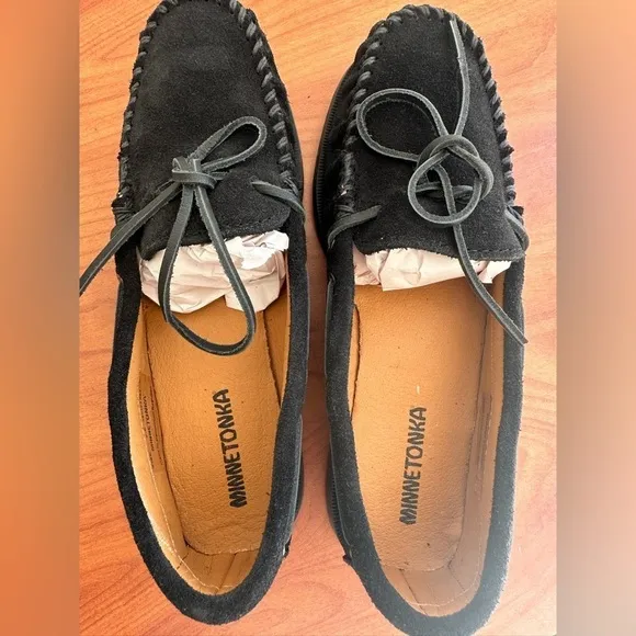 Minnetonka Black Suede Leather Slip-On Boat Shoes, Moccasins, Mens Size 7.5