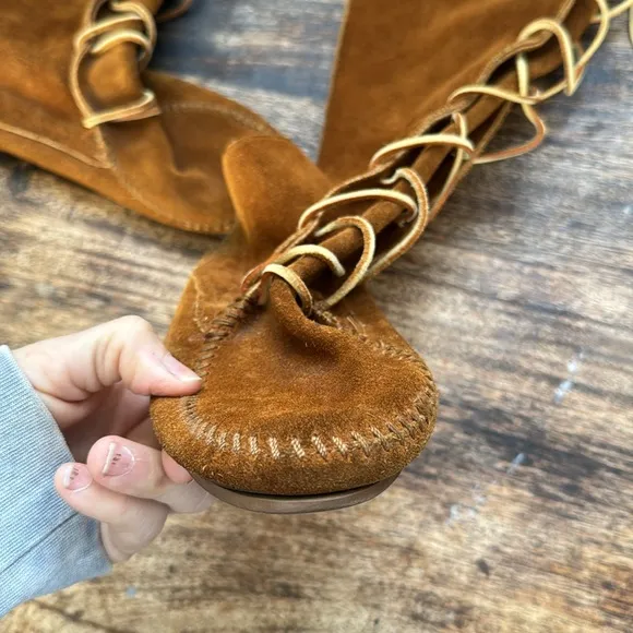 Minnetonka brown suede front leather lace up  moccasin flat boots size 8