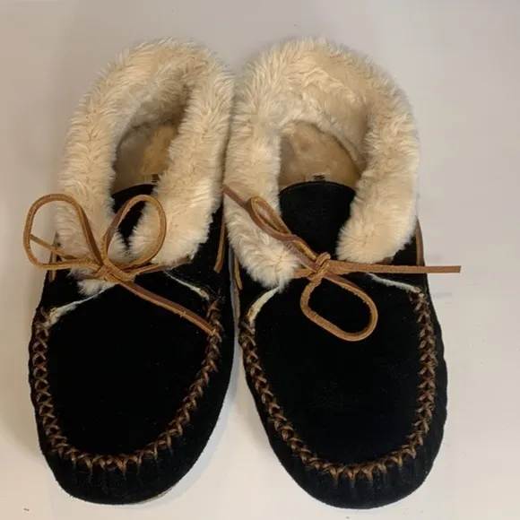 Minnetonka Chrissy Moccasins NEW!