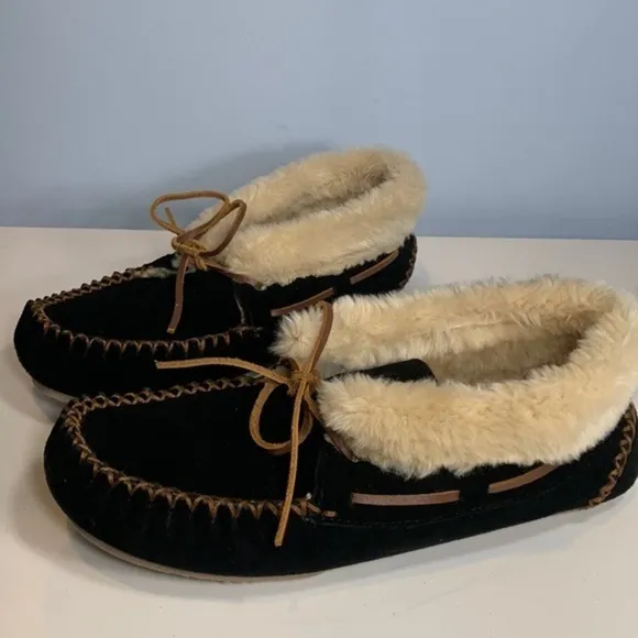 Minnetonka Chrissy Moccasins NEW!