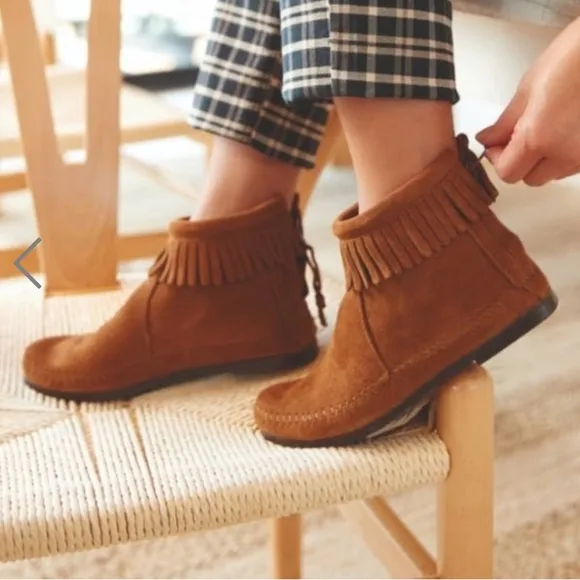 Minnetonka Fringe Moccasins Brown 8