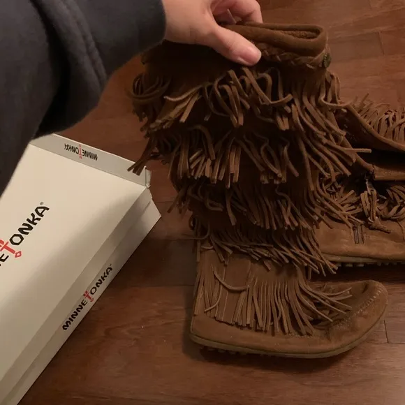 Minnetonka high fringe boots