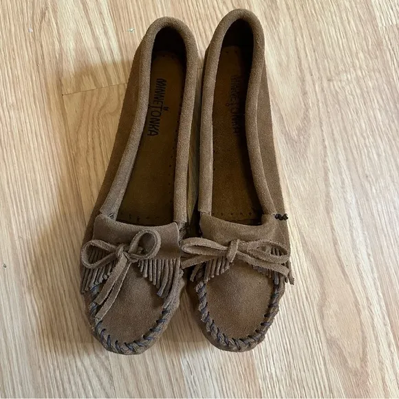 Minnetonka Kilty hardsole size 10 dusty brown new without box moccasins
