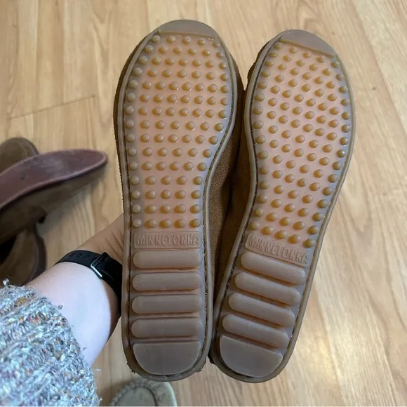 Minnetonka Kilty hardsole size 10 dusty brown new without box moccasins