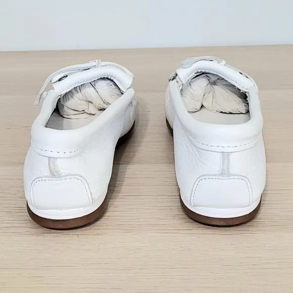 Minnetonka Kilty Plus Casual Moccasins Slip On Leather Shoes White Tassels 8.5