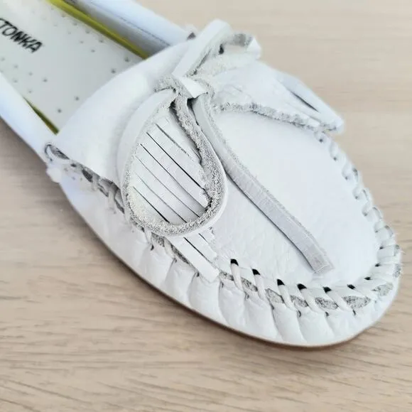 Minnetonka Kilty Plus Casual Moccasins Slip On Leather Shoes White Tassels 8.5