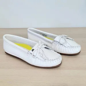 Minnetonka Kilty Plus Casual Moccasins Slip On Leather Shoes White Tassels 8.5