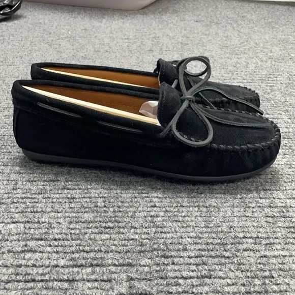 Minnetonka Men’s Black Moccasins (2918)