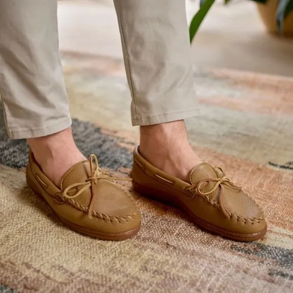 Minnetonka  Men's Moosehide Classic Moccasins