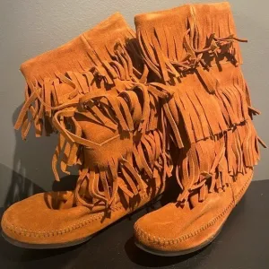 Minnetonka Moccasins 3 Layer Fringe boots
