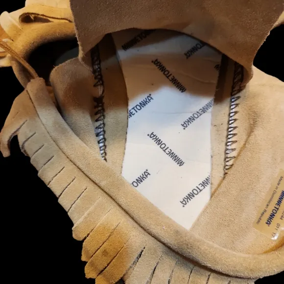Minnetonka Moccasins Classic Fringe Booties Size 11