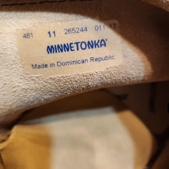Minnetonka Moccasins Classic Fringe Booties Size 11