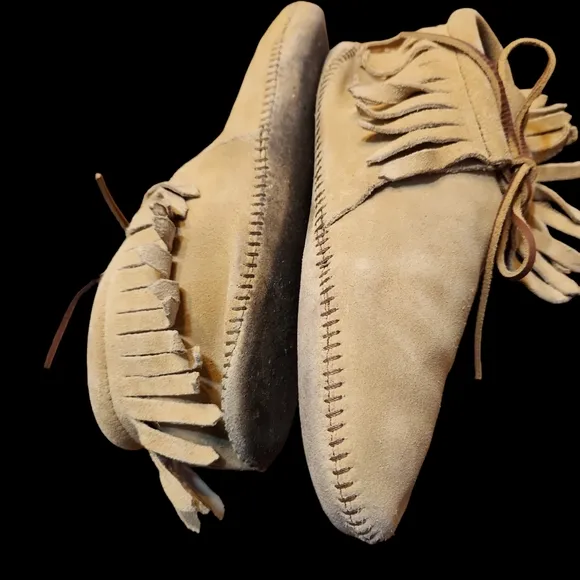 Minnetonka Moccasins Classic Fringe Booties Size 11