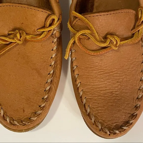 Minnetonka Moosehide Classic Moccasin  - Natural Size 11
