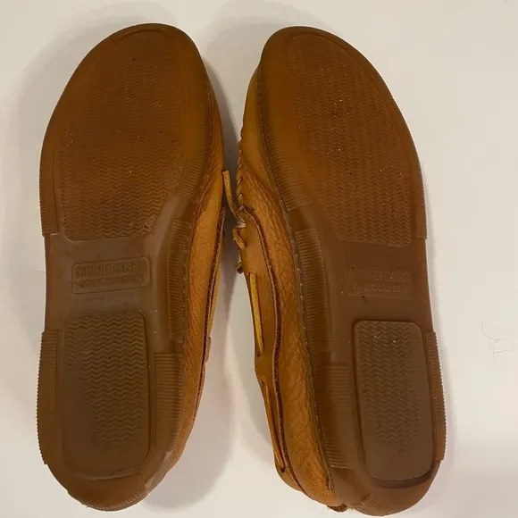 Minnetonka Moosehide Classic Moccasin  - Natural Size 11