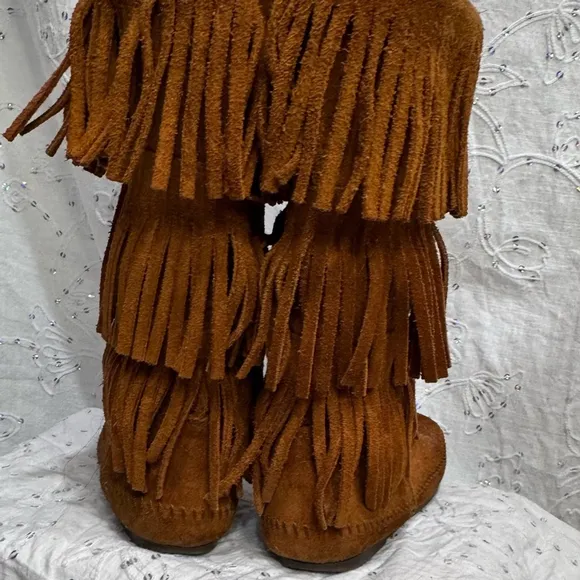 MINNETONKA Suede Triple Fringe Traditional Pull-On Women's Brown Moccasins 8