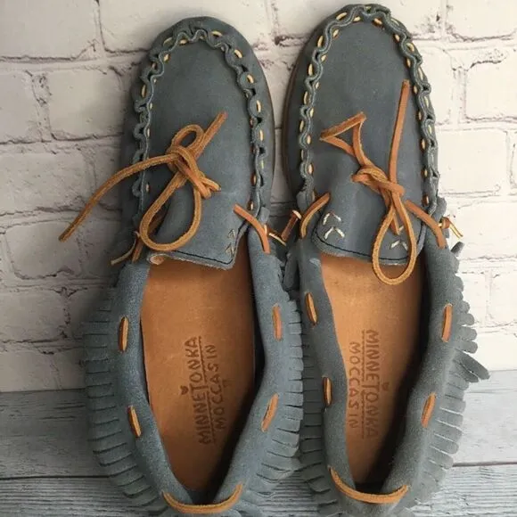 Minnetonka Unisex Adult Size Men10/Women12 Blue Suede Slip On Fringe Moccasins