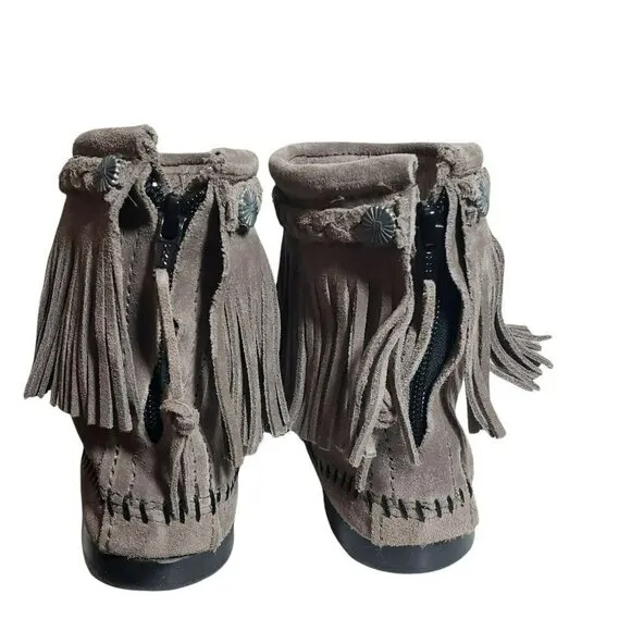 Minnetonka Womens Gray Suede Fringe Hi Top Zip Narrow Ankle Boots Bootie…