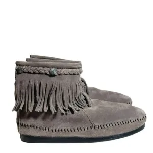 Minnetonka Womens Gray Suede Fringe Hi Top Zip Narrow Ankle Boots Bootie…