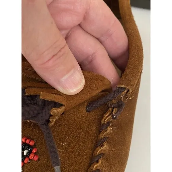 Minnetonka Women's Leather Moccasin W/ Thunderbird Beading Shoes Flats Sz 6 NWOB