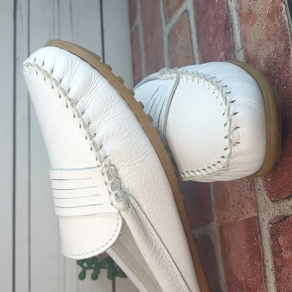 Minnetonka Women's White Leather Kate Mule Driving Shoe Loafer Slip On 9.5