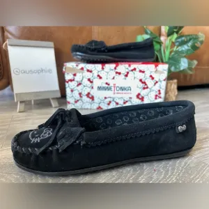 Minnetonka x Sanrio Hello Kitty Black Suede Fringe Moccasins w Bow Size 8.5 NWB!