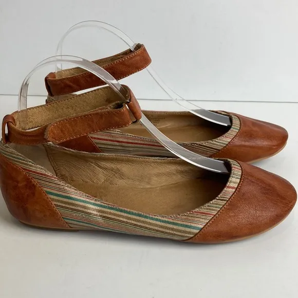 Miz Mooz Kazu Flats Brown Leather Pinstripe Accent Shoes W/ Ankle Straps size 7