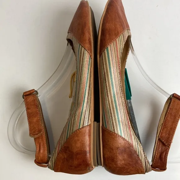 Miz Mooz Kazu Flats Brown Leather Pinstripe Accent Shoes W/ Ankle Straps size 7