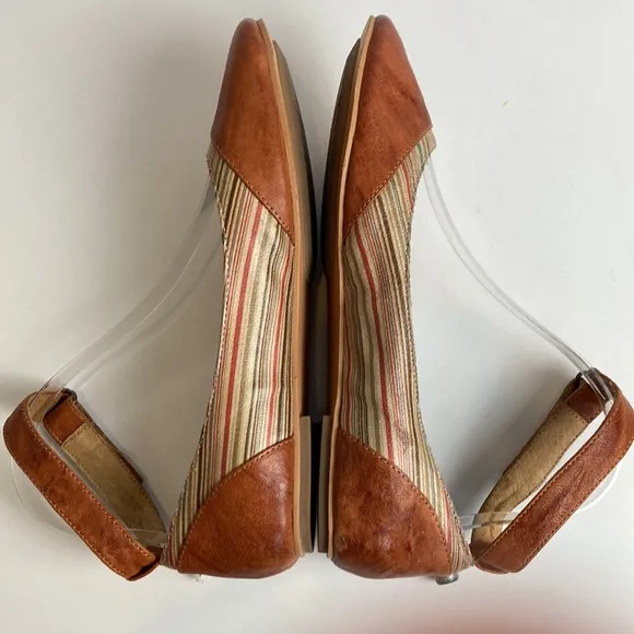 Miz Mooz Kazu Flats Brown Leather Pinstripe Accent Shoes W/ Ankle Straps size 7