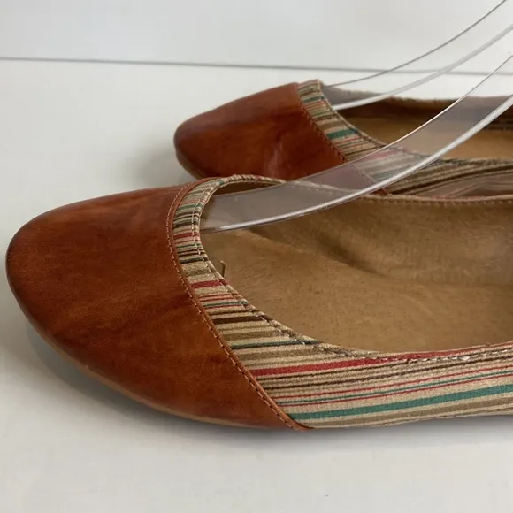 Miz Mooz Kazu Flats Brown Leather Pinstripe Accent Shoes W/ Ankle Straps size 7