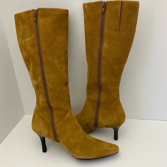 Moda Spana mustard yellow women’s 3” inch heeled boots size 6M.