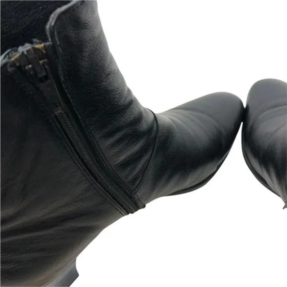 Munro Black Leather Ankle Heeled Boots