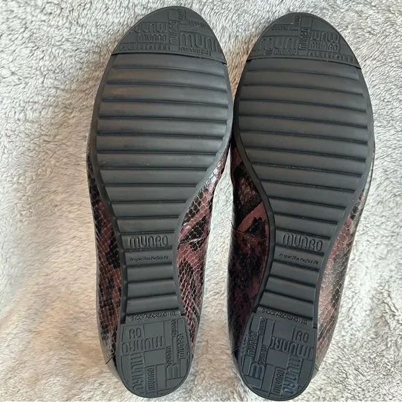 Munro Snake Ballet Flats Leather &amp; Patent TrimGun Metal Hardware 10M