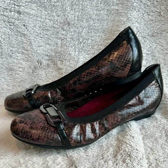 Munro Snake Ballet Flats Leather &amp; Patent TrimGun Metal Hardware 10M