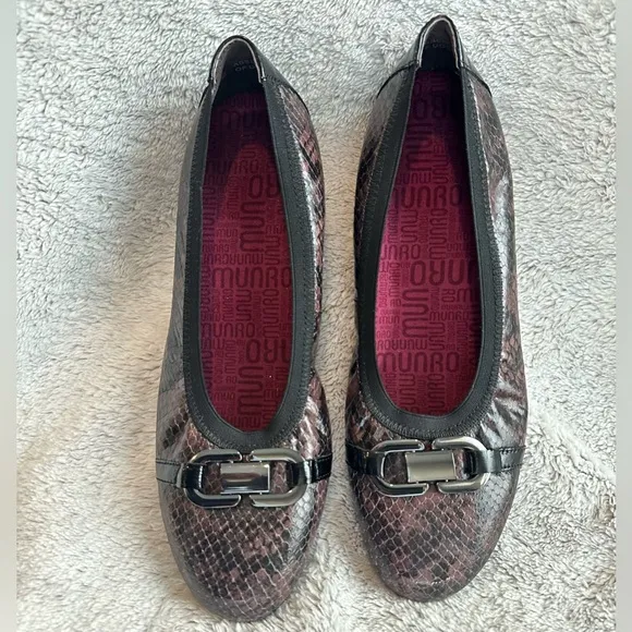 Munro Snake Ballet Flats Leather &amp; Patent TrimGun Metal Hardware 10M